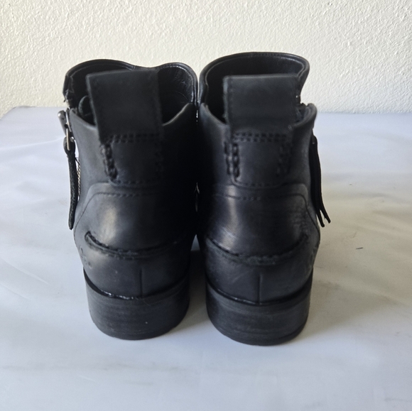 UGG Aureo Black Smooth Leather Ankle Zipper-Up Booties Size 8 - Picture 6 of 16